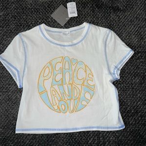 ☮️ Peace & Love cropped t 💕
